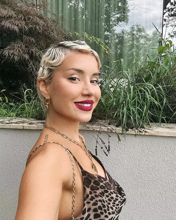 alina ceusan 00