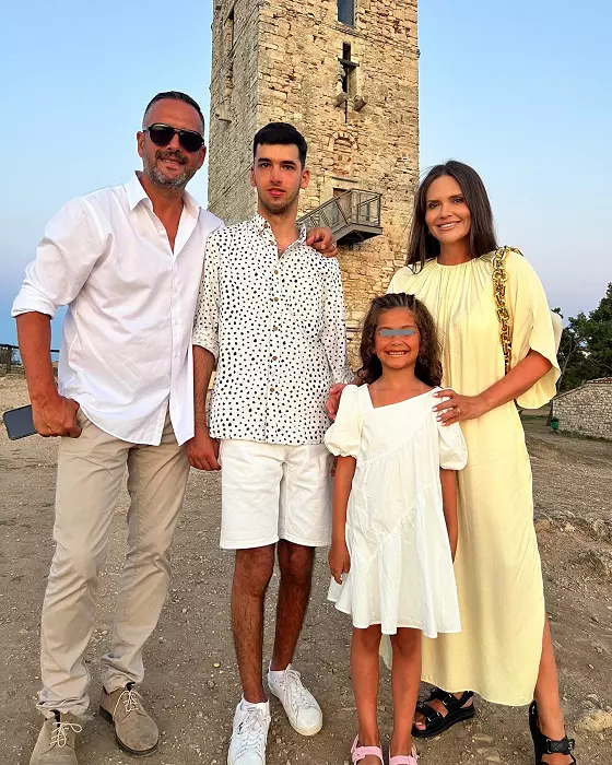 madalin-ionescu-si-familia-1