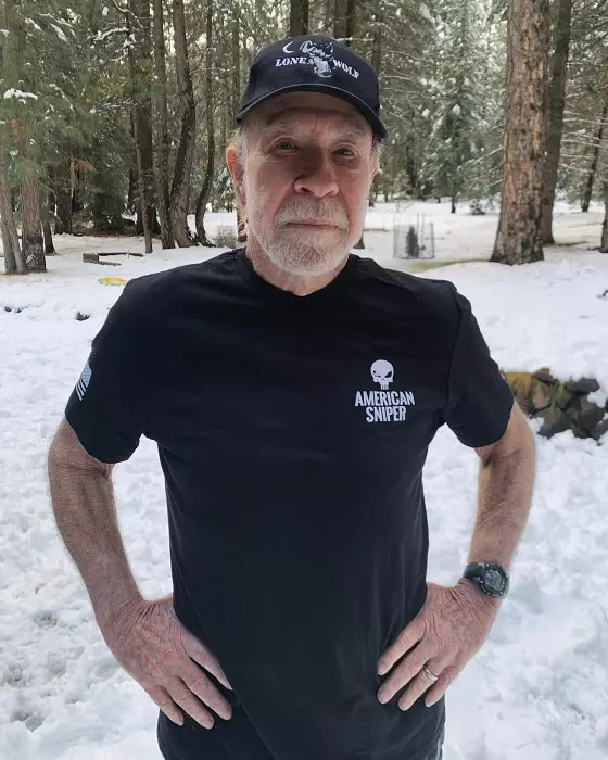 Chuck Norris in padure
