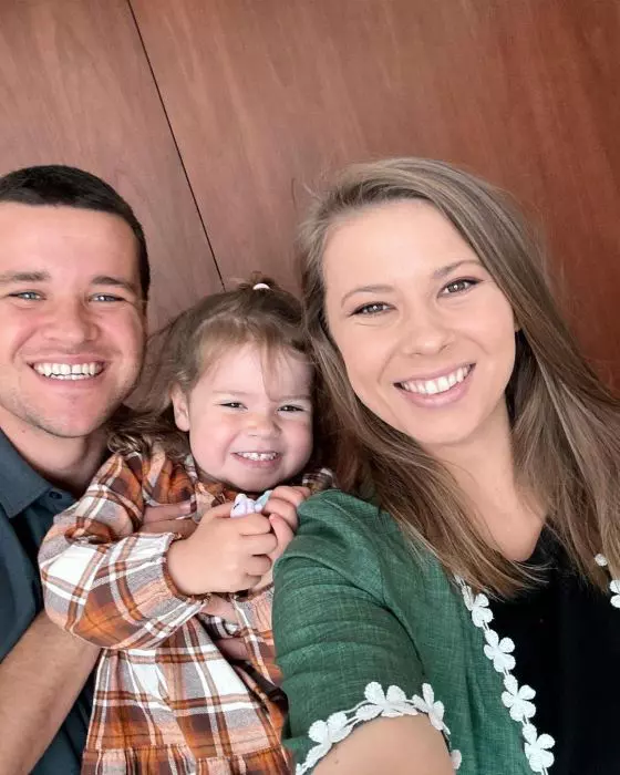 bindi-cu-familia-ei