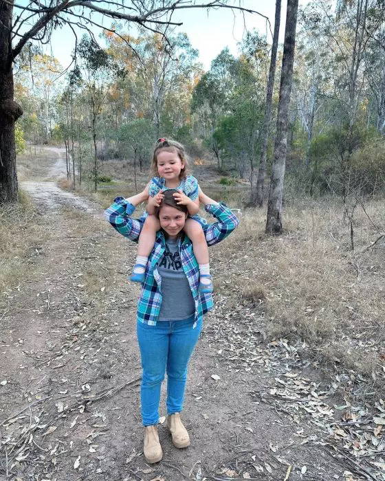 bindi-irwin-cu-grace