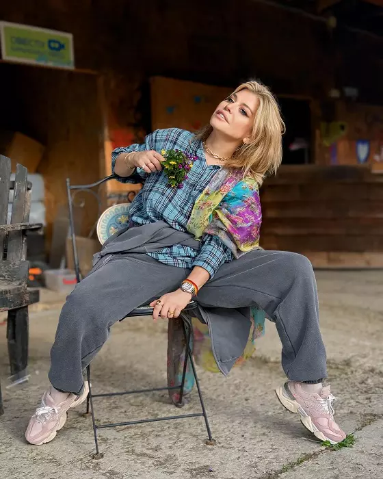 Loredana groza 9