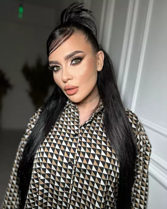 Oana Radu 45