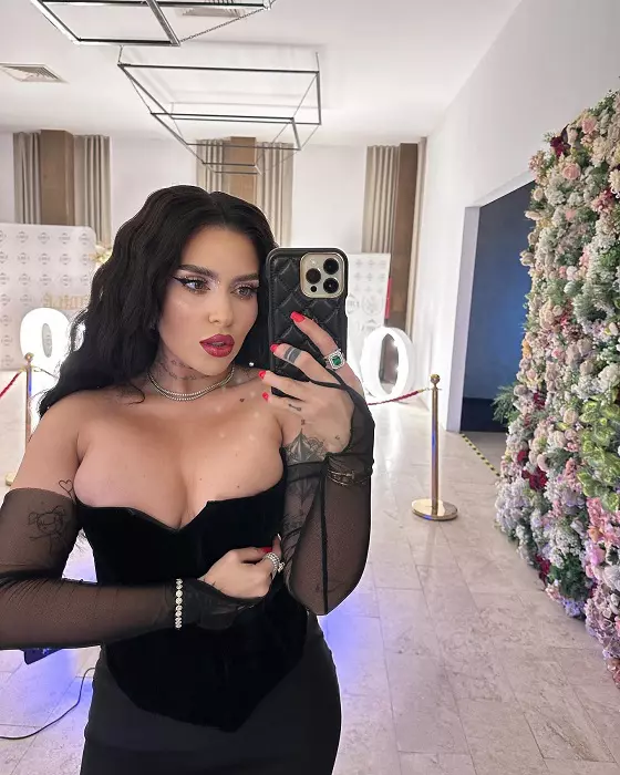 Oana Radu 56