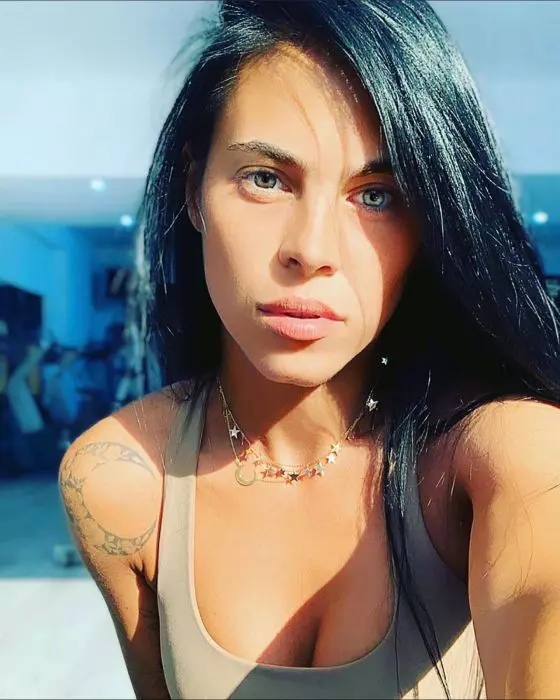 livia-1-1