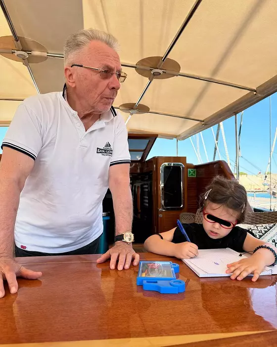 tatal si fiica lui codin maticiuc in vacanta pe barca