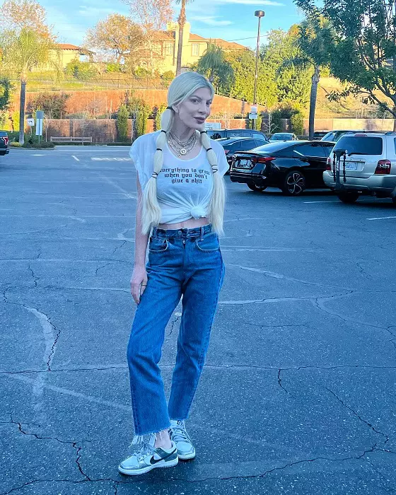tori spelling65