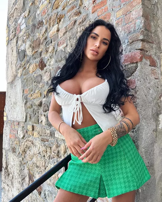 daniela crudu 42
