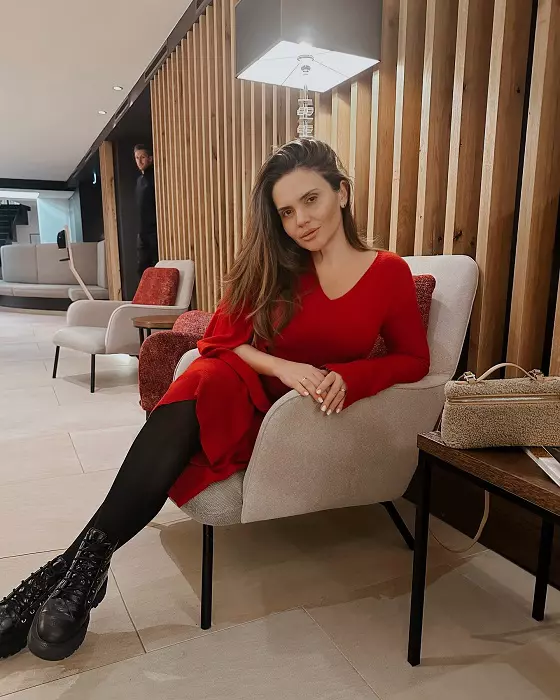 cristina siscanu 4