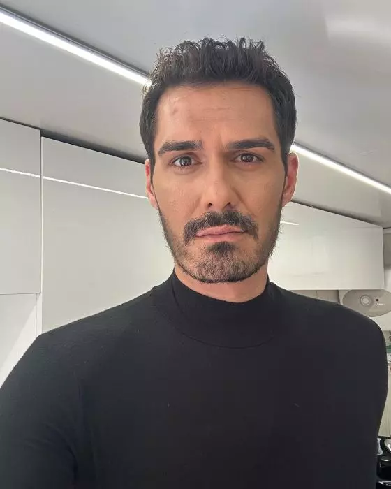 george burcea in bluza neagra