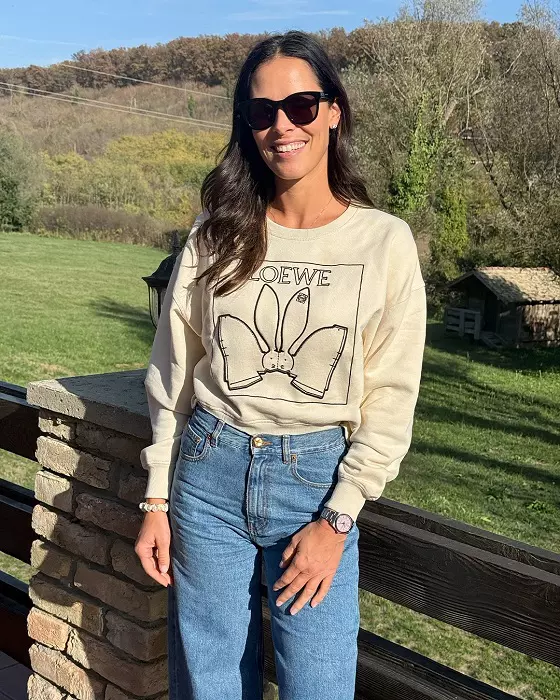 Ana Inavnovic 76