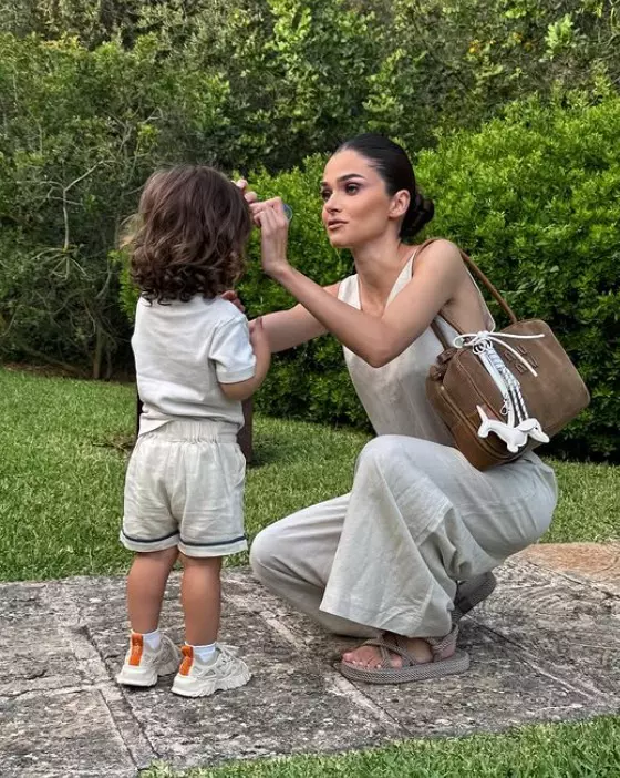theo-rose-sasha