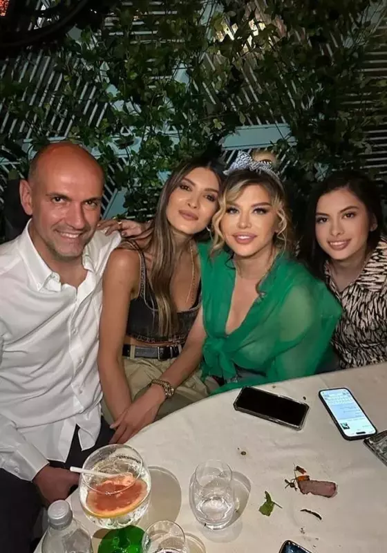 loredana-groza-zi-de-nastere-5-905x1024-1