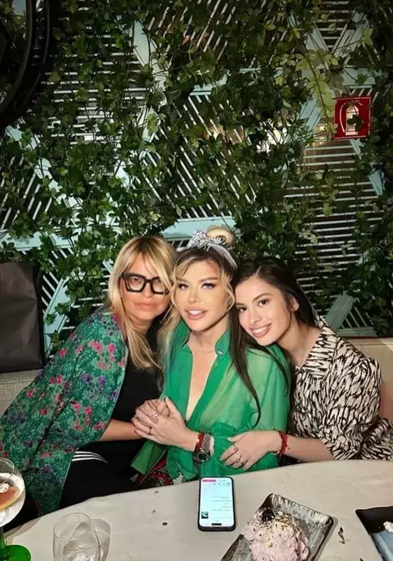 loredana-groza-zi-de-nastere-7-923x1024-1