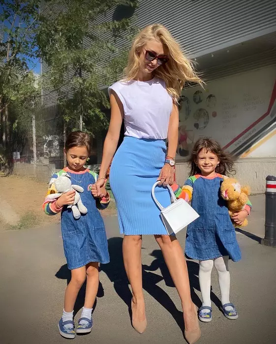 Cine are grijă de fetele Andreei Bălan cât ea e plecată din oraș la concerte. "Mamei îi e teamă să doarmă singură în vilă cu Ella și Clara"