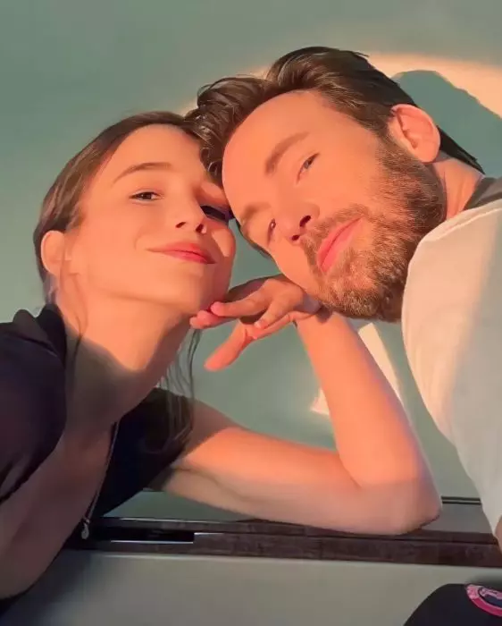 Chris Evans și Alba Baptista s-au căsătorit