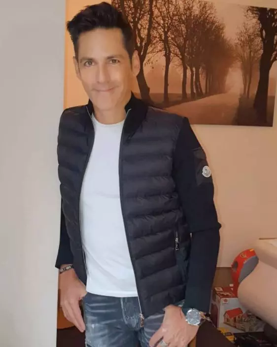 stefan-banica-ochii-vineti-9