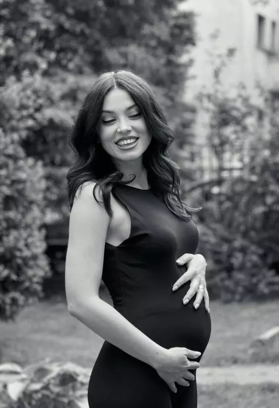Anca Dumitra însărcinată (2)