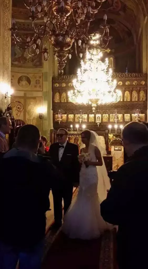 Gabriel-Cotabita-nunta-biserica-563x1024