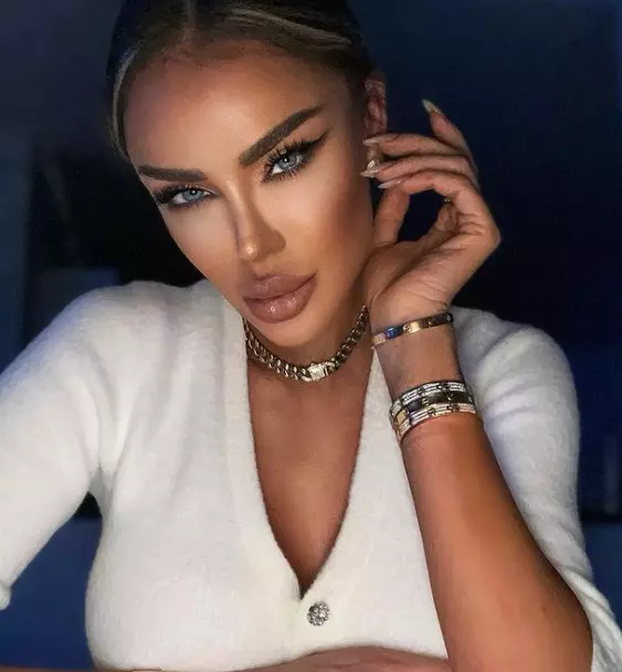 1-Bianca-Dragusanu-2