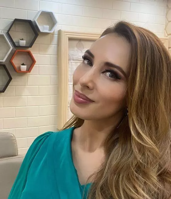 iulia-vantur-2-2
