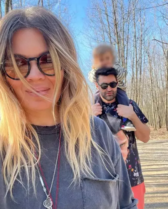 gina-pistol-smiey-si-josephine