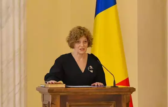 hepta_8569220-scaled