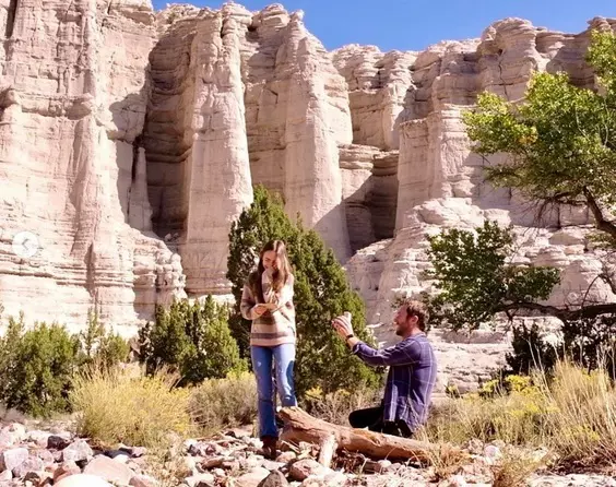 Lily-Collins-s-a-logodit1