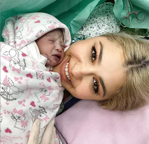 Irina-Deaconescu-a-născut-3