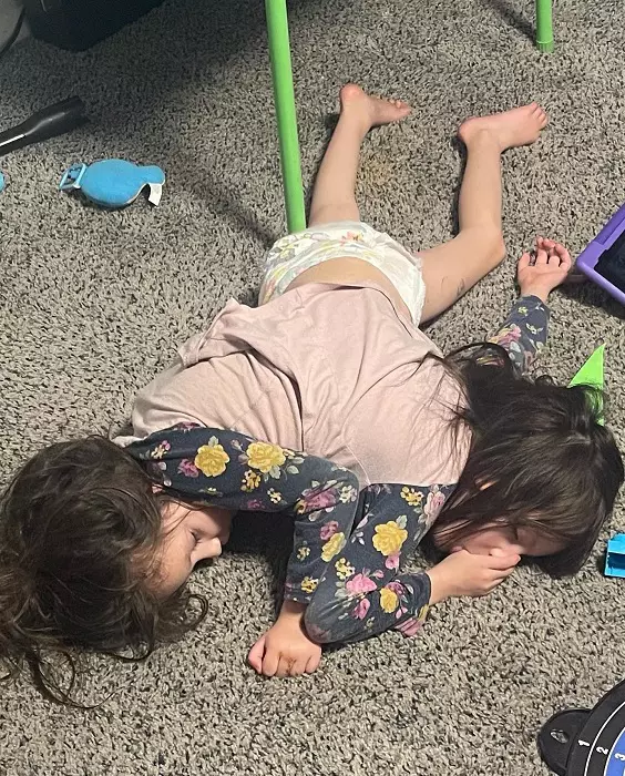 gemenele simeze Callie si Carter 34