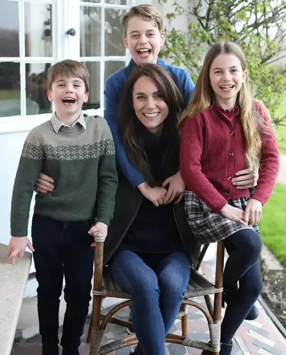 Kate Middleton si copiii, de Ziua Femeii