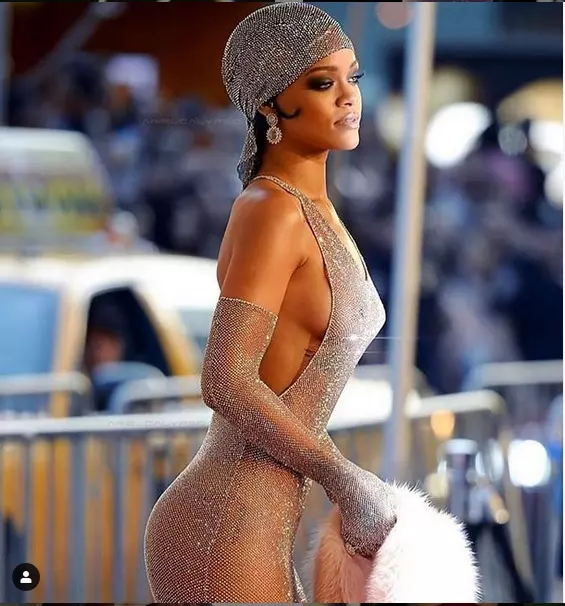 rihanna-a-pierdut-lupta-cu-kilogramele12
