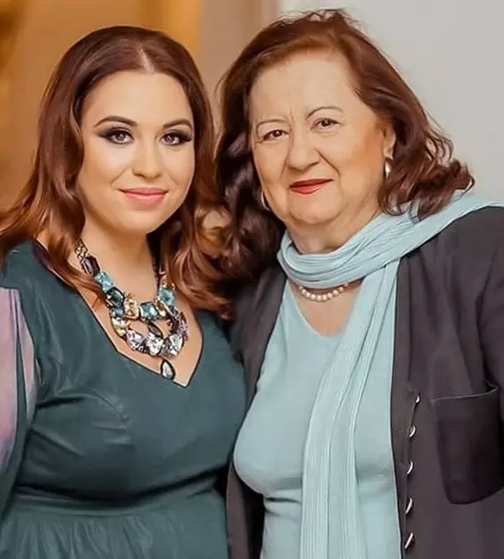 Mama Oanei Roman Mioara Roman