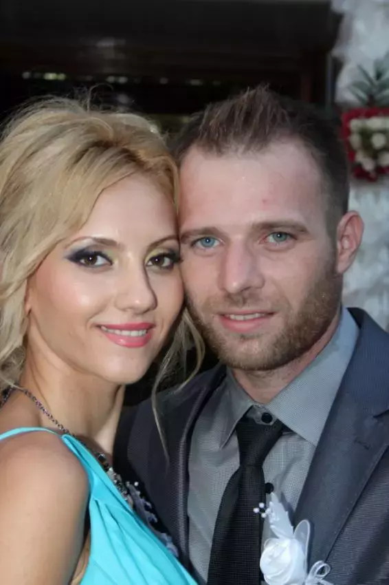 Simona-Nae-a-nascut-in-secret-