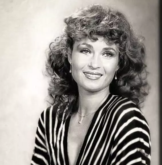 angela-similea-tanara