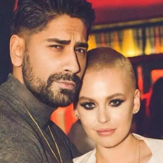 Misha-și-Connect-R-2