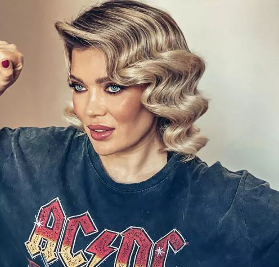 Gina-Pistol-însărcinată-gravidă