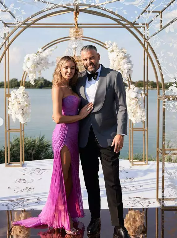 Mesajul emoționant al nașei Roxana Ionescu. Ce le-a transmis lui Dani Oțil și Gabrielei Prisăcariu după nuntă