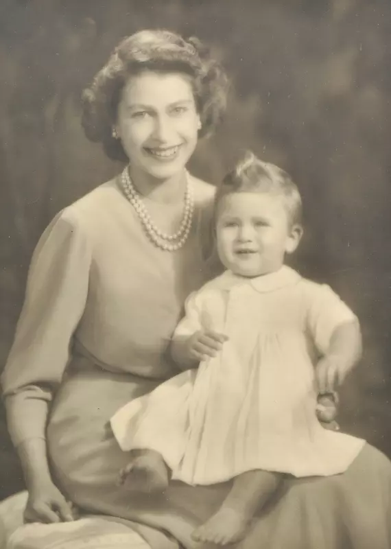 1949 regina si printul charles