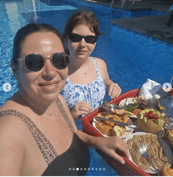 oana Roman si Isabela Egipt