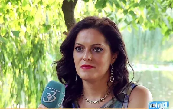 voi-cu-voicu-lavinia-tatomir-cand-mama-era-insarcinata-in-luna-a-saptea-cu-mine-i-s-a-intamplat-476812