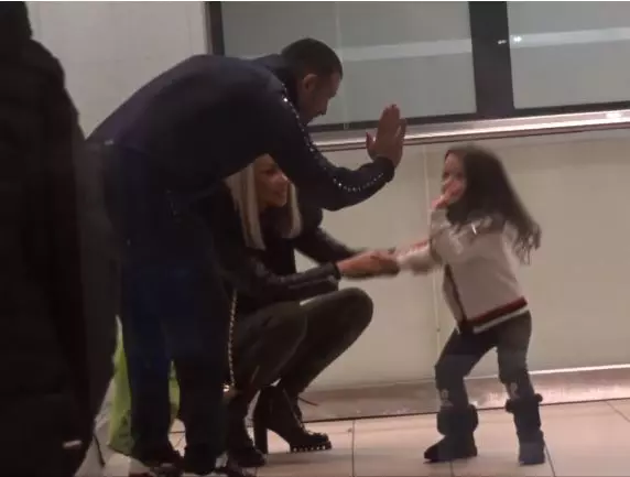 Cum-se-comportă-Alex-Bodi-cu-fetița-Biancăi-Drăgușanu