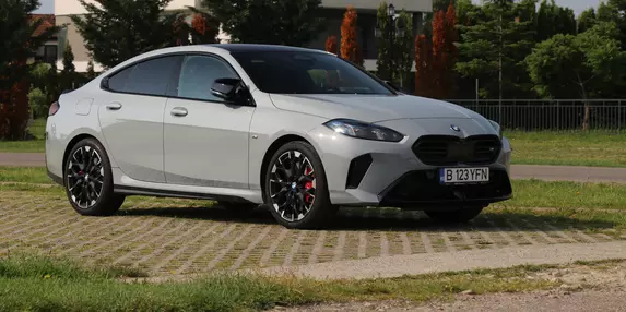 Singurul său atribut extrem e carisma. În rest, BMW M235 xDrive Gran Coupé e un exponent al sportivității eficiente.