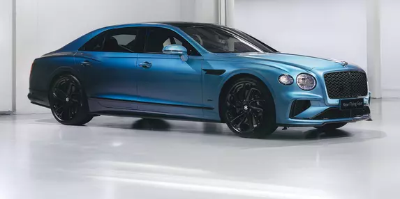 Primul exemplar Bentley Flying Spur Ombré: exotica tratare cromatică o fost adoptată în catalogul opțiunilor Mulliner