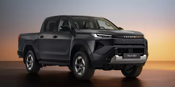 Cea de-a noua generație Toyota Hilux răstoarnă complet imaginea tradiționalistă a seriei. A zis cineva „hidrogen”?