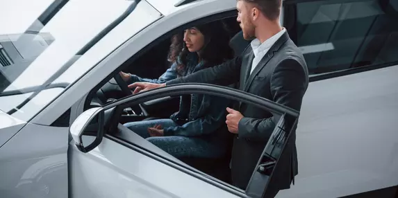 (P) De la super-mașini la modele accesibile: cum se definește experiența premium indiferent de buget