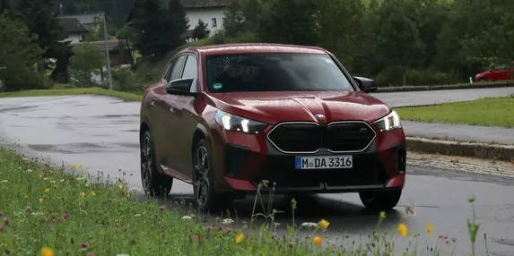 Capabilitățile dinamice remarcabile erau de așteptat de la BMW X2 M35i. Și vin la pachet cu competență în alocarea resurselor