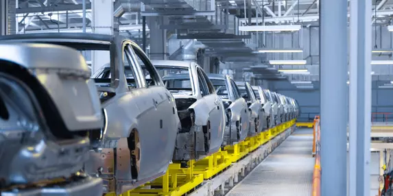 (P) Ghid practic pentru a diagnostica și opri vibrațiile anormale la utilajele din secția ta de piese auto