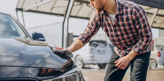 (P) Drumuri mai sigure și vizibilitate maximă: cum să îți pregătești mașina pentru călătoriile de primăvară