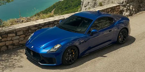 Upgrade subtil pentru Maserati GranTurismo și GranCabrio, axat pe satisfacția conducerii, dar fin ilustrat și prin design